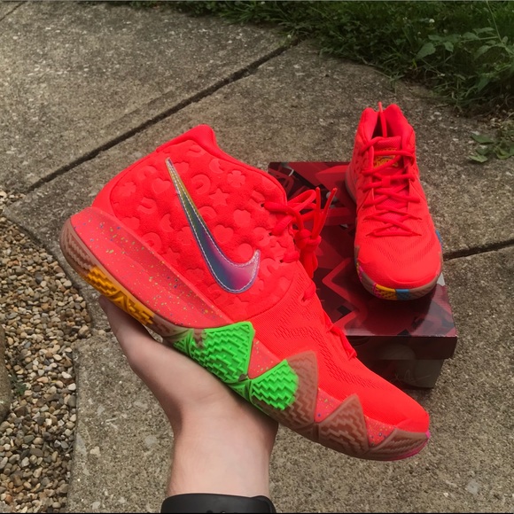 youth kyrie 4 lucky charms